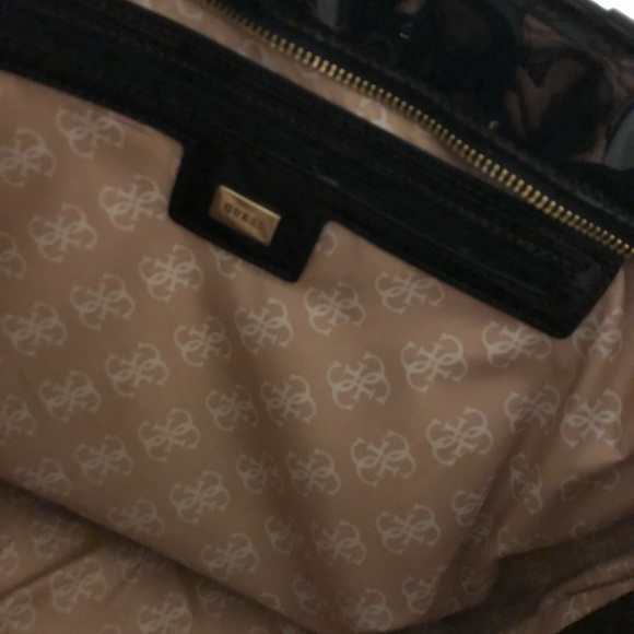 GUESS PURSE - Picture 5 of 7